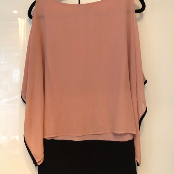 Le Château Pink Flowy blouse Size M - Picture 2 of 5